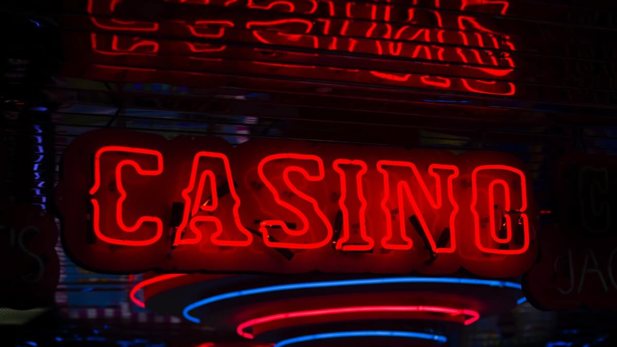 Varför satsar Online Casinon på Betting?